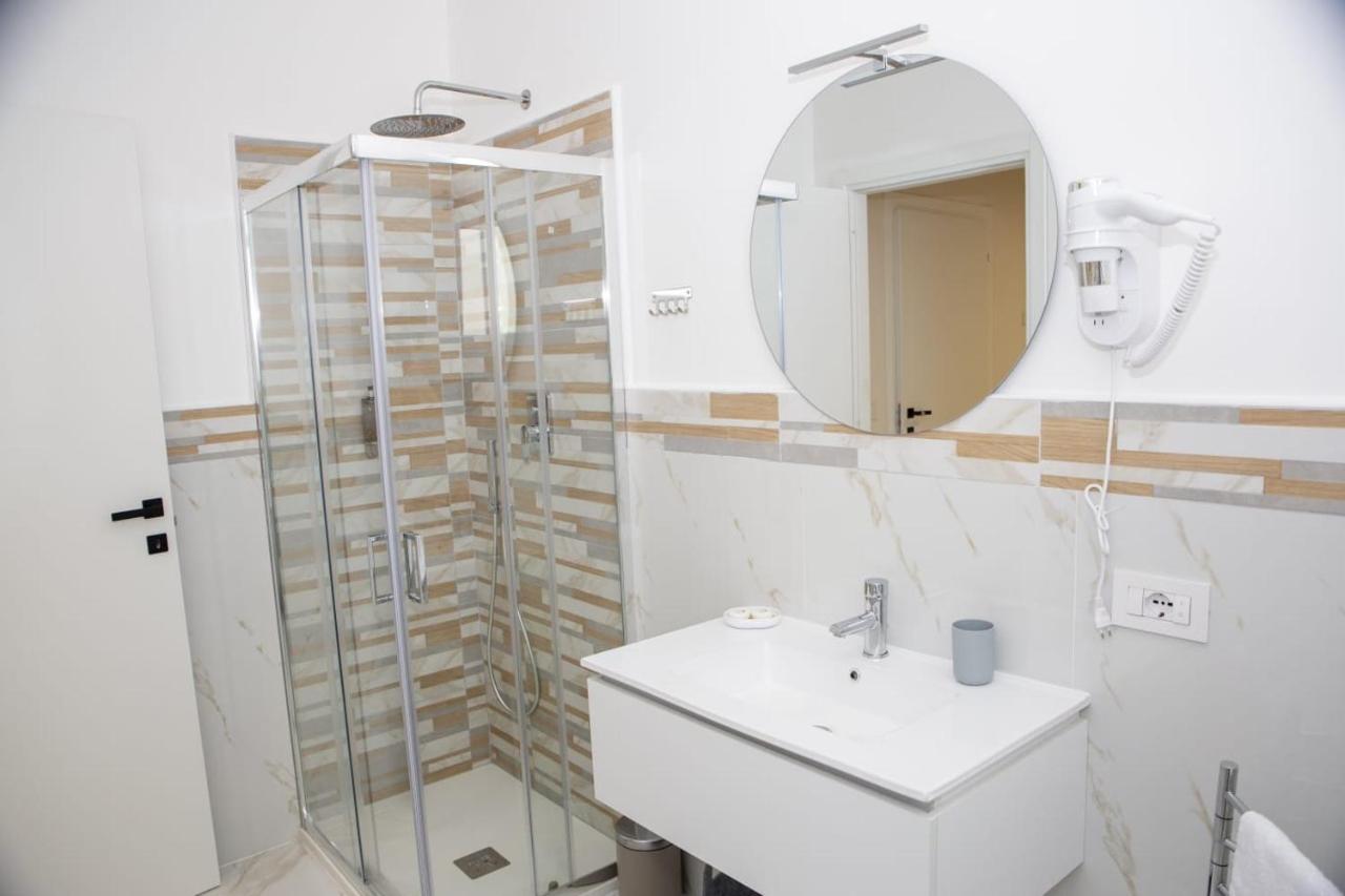 Quinto Apartments Бари Экстерьер фото